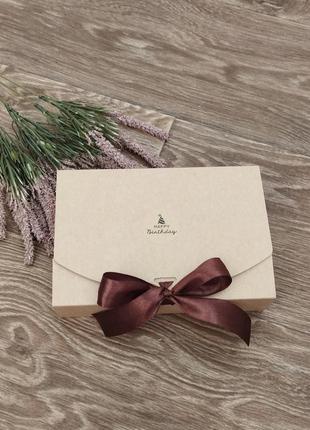 Коробка подарочная крафтовый