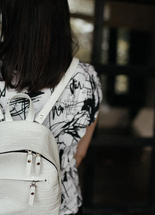 Белый кожаный рюкзак, рюкзак из натуральной кожи с тиснением крокодила3 фото