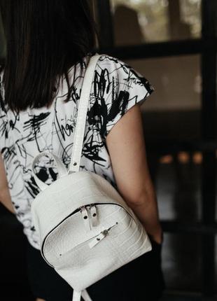 Белый кожаный рюкзак, рюкзак из натуральной кожи с тиснением крокодила2 фото