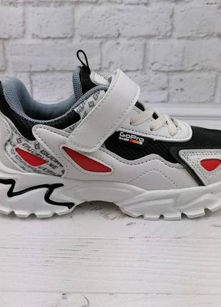 Легкі, якісні кросівки clibee