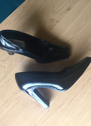 Excell: чёрные элегантные туфли3 фото