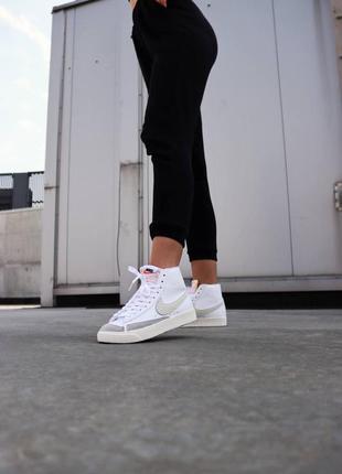 Nike blazer 77 mid white женские высокие кроссовки найк блейзер белые