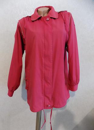 Куртка ветровка с капюшоном красная размер 52-542 фото