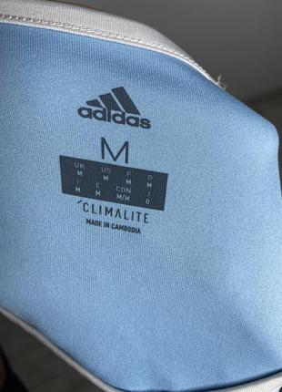 Спортивная оригинальная голубая футболка adidas  с ломпасами4 фото