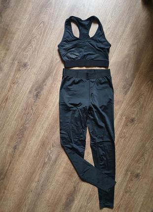 Спортивний комплект лосини і топ розмір с-м