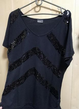 Футболка з паєтками
