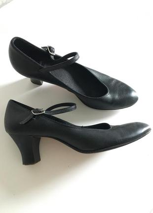 Танцювальні туфлі стандарт італія capezio шкіра 25.5 см1 фото