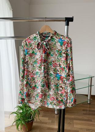 Рубашка блузка в цветочный принт акварель завязка косынка на шее1 фото