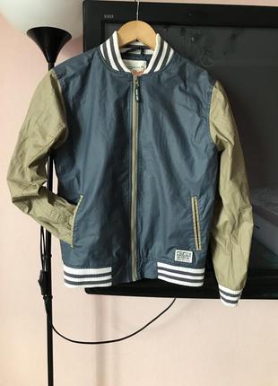 Фірмова куртка з просоченням