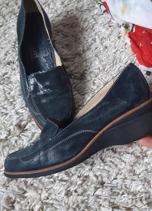 Актуальні шкіряні туфлі , італія, р. 37-38