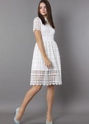 Біле модне плаття сарафан біле мереживо стильне мереживне гарнюще