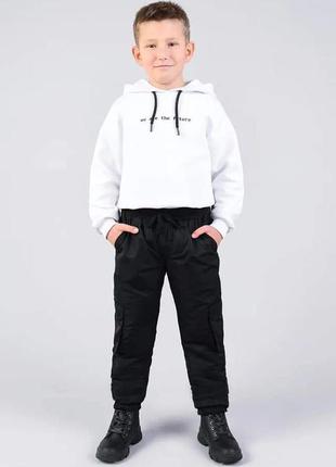 Черные утепленные брюки.