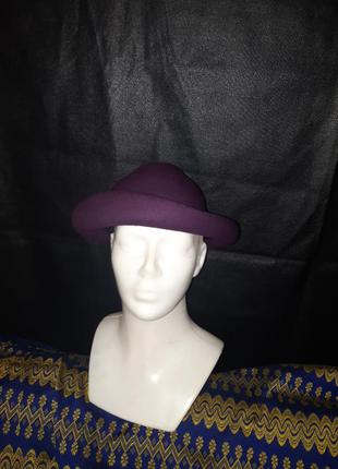Оригинальная винтажная шляпка с объёмными полями