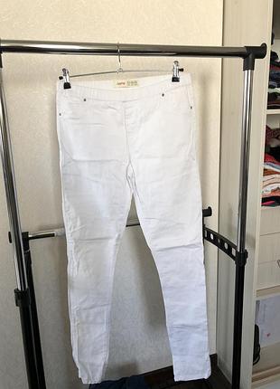 Білі джинси джогери