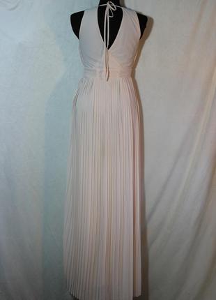 Красивое нюдовое плиссированное платье tfnc london4 фото