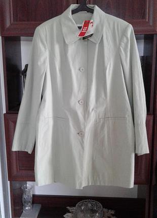 Лаконичный фисташковый укороченный плащ george батал