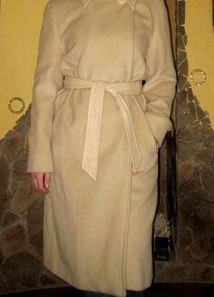 Пальто iblues от max mara fashion ,95% вержинская шерсть 5% кашемир,раз d-40, usa-10( м-l),лайковый2 фото