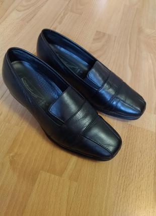 Немецкий бренд,роскошные,стильные,кожаные туфли,туфельки,на широкую ножку,широкий низкий каблук8 фото