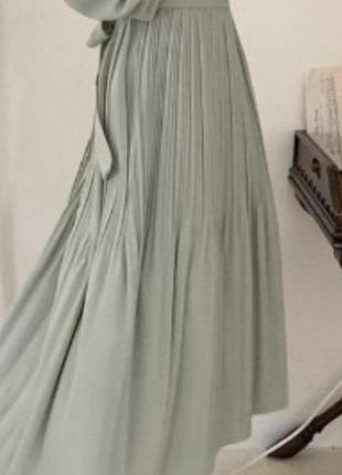 Платье плиссированное ,шифоновое. размер м5 фото