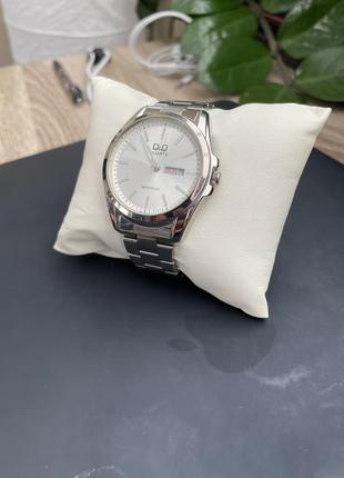 Наручний годинник q&q quartz5 фото