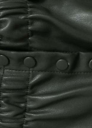Кожаная короткая мини юбка из экокожи zara цвет хаки юбка под кожу3 фото