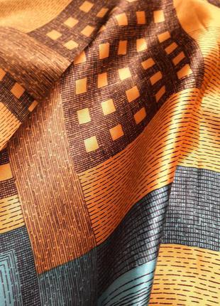 Красивый и яркий платок из атласного шёлка3 фото