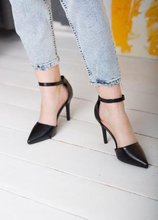 Женские туфли на тонком каблуке черные2 фото