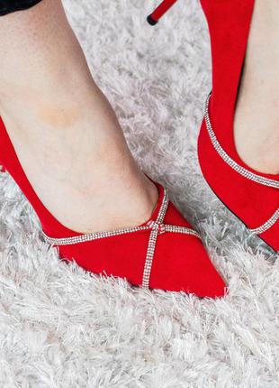 Женские туфли на шпильке красного цвета4 фото