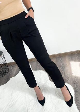 Стильні штани вільного крою