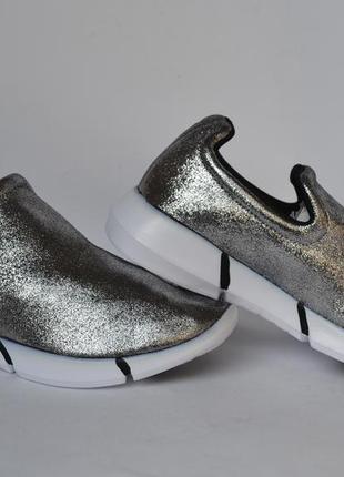 Кроссовки  b&g