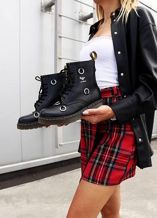 Dr.martens x raf simons 1460 black жіночі демісезонні чорні неформальні черевики з кільцями гранж панк dollskill жіночі чорні ботінки альт берцы