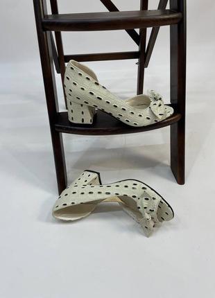Ексклюзивні туфлі з натуральної італійської шкіри рептилія крокодил молочні6 фото