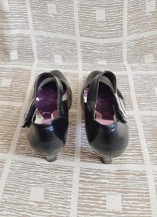 Чудові чорні туфлі на підборах на застібці декор кристали жіночі6 фото