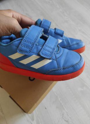 Кроссовки adidas