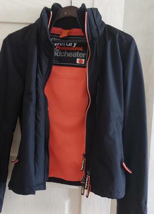 Крутая ветровка , легкая куртка superdry оригинал , трендовая  легкая курточка1 фото