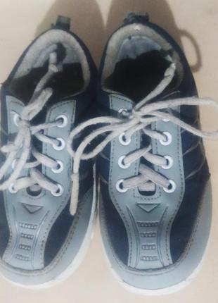 Кроссовки 28р 17см стелька