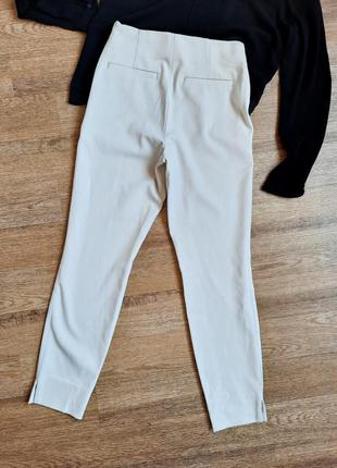 Брюки h&m бежевые классические с боковыми разрезиками штаны высокая посадка облегающие6 фото