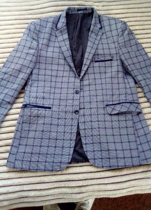 Піджак у клітинку