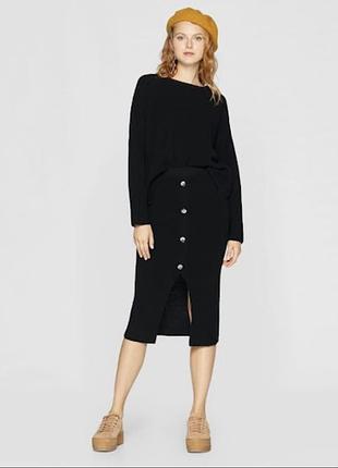 Красивая юбка миди трикотажная на пуговицах чёрная м