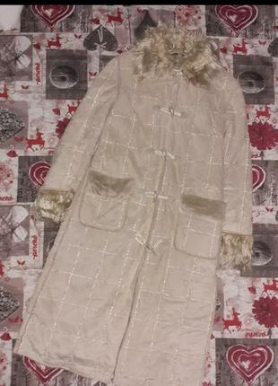 Молочные пальто, штучный замш, з накладными карманами3 фото