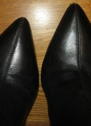 Стильные кожаные сапоги на высоком удобном каблуке luciano carvari размер 385 фото