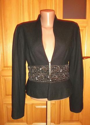 Стильный пиджак с вышивкой бисер паетки черный баска р. s - m - highly confidential