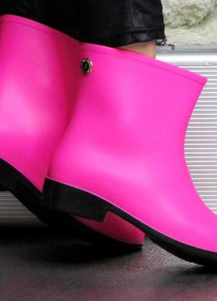 Рожеві гумові силіконові чоботи короткі4 фото