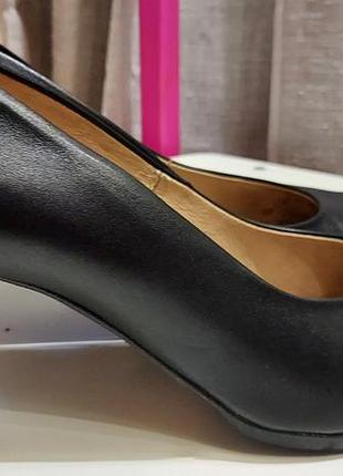 Шкіряні туфлі