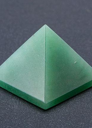 Сувенирная пирамида из натурального камня нефрит