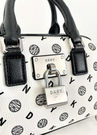 Dkny elissa mini box жіноча брендова сумочка кроссбоді crossbody шкіра канва подарунок дівчині дружині7 фото