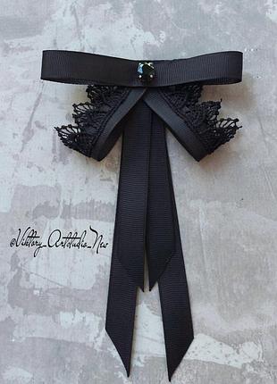 Брошка бант краватка з мереживом