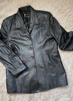 Подовжена шкіряна куртка-піджак