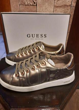 Кроссовки бренда guess1 фото