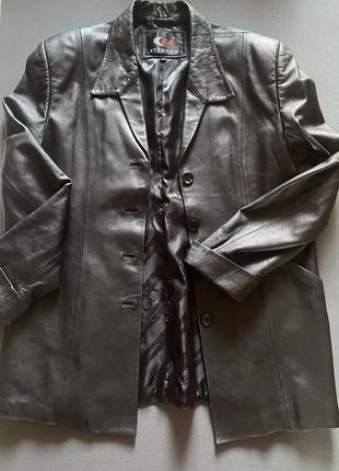 Подовжена шкіряна куртка-піджак2 фото